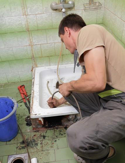 为什么不能“倒水冲厕”？很多人不懂，多亏20年维修师傅提醒！