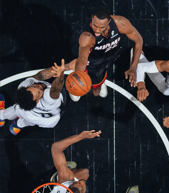 马刺5连胜！文班27+18，湖人意中人24+6尽力，阿德巴约31+3难救主