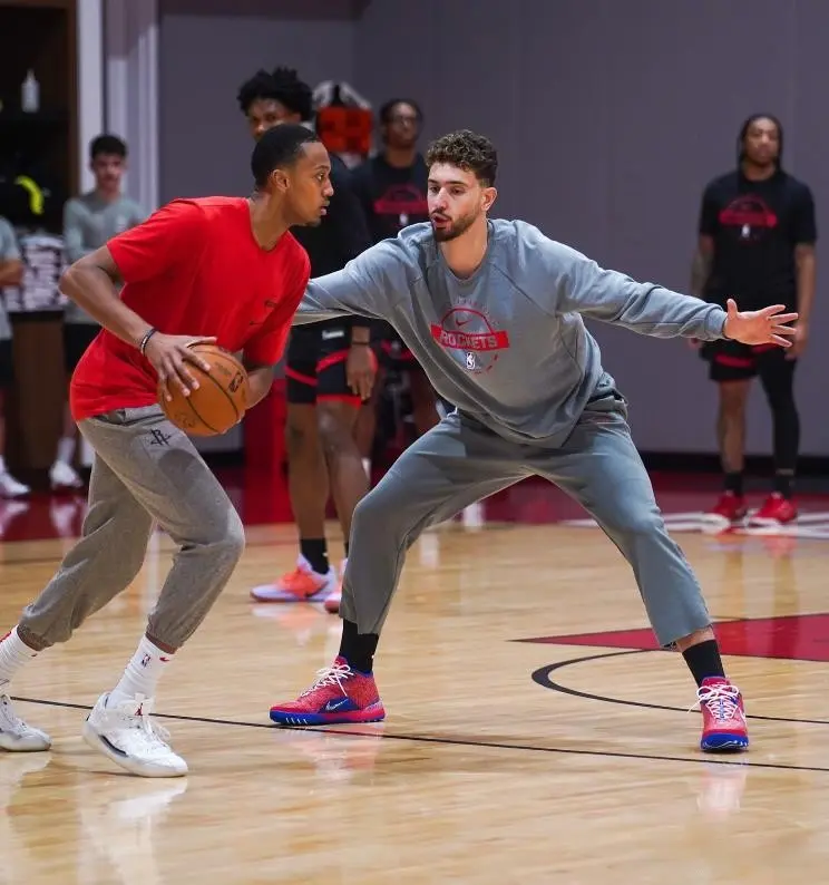 仅用36分钟，火箭高塔狂摘20篮板+13个前场篮板！饼皇已可有可无