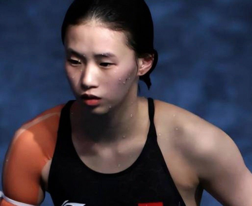 陈芋汐接受采访时泪洒现场，直言全运会目标就是冲击10米台单人冠军，她坦言年龄限制让她必须抓紧最后巅峰机会