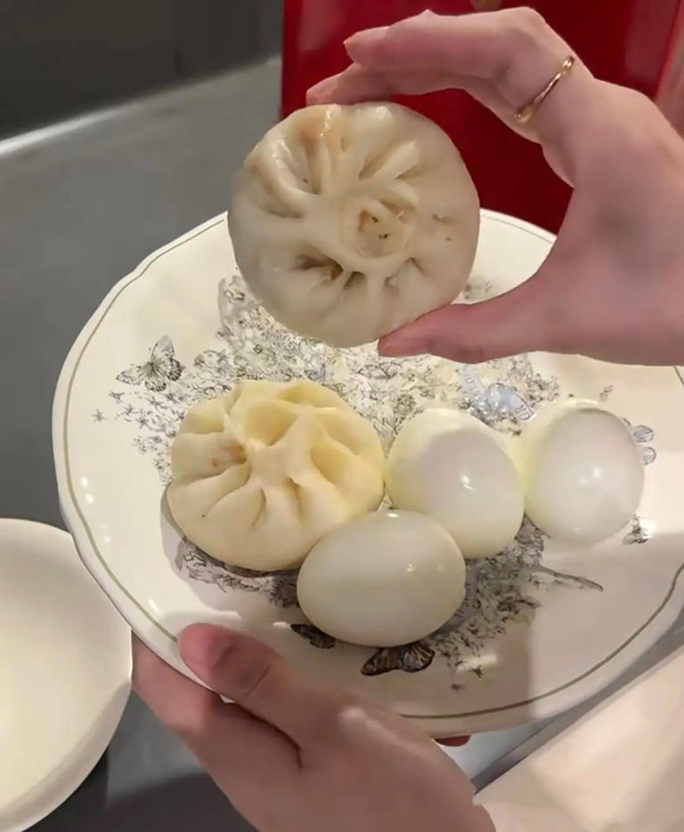 潘玮柏上海豪宅曝光，690平顶层复式写老婆名，和岳母同住很惬意