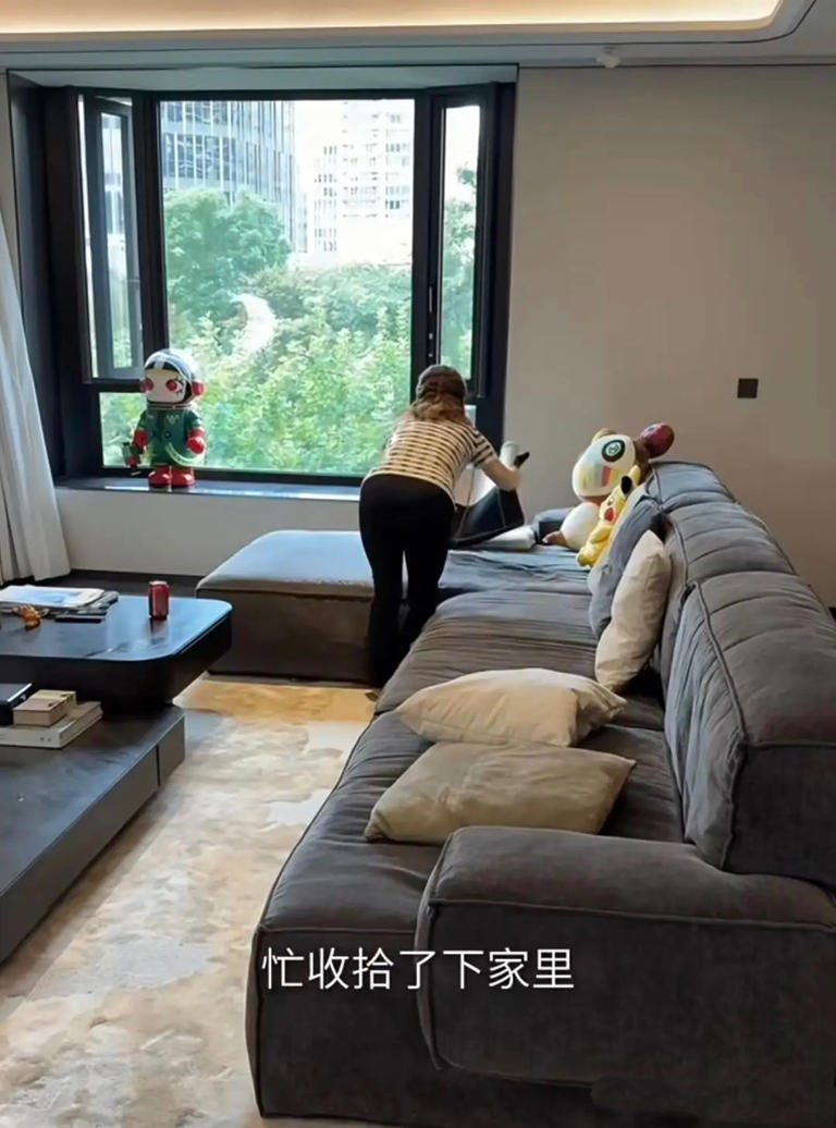 潘玮柏上海豪宅曝光，690平顶层复式写老婆名，和岳母同住很惬意