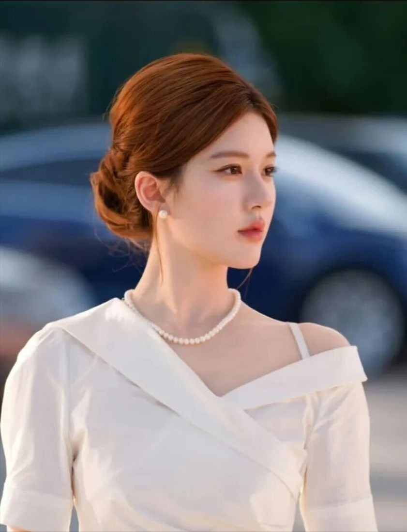 赵露思，掀桌成功