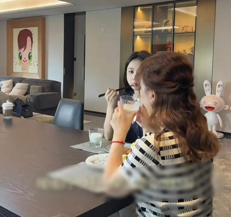 潘玮柏上海豪宅曝光，690平顶层复式写老婆名，和岳母同住很惬意