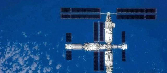 神舟二十号推迟回航：空间站6人继续共飞：空间站氧气为何用不完