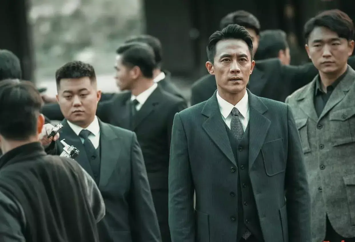 央八新剧《隐锋》开播：烟火里的潜伏，阴影中的信仰