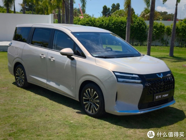 7万级MPV新卷王？五菱星光730凭啥杀疯市场？