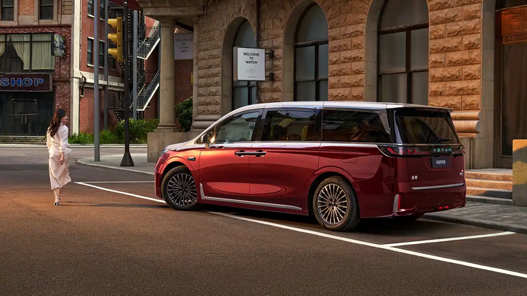 2026款岚图梦想家官图发布，全新双拼配色豪华感拉满