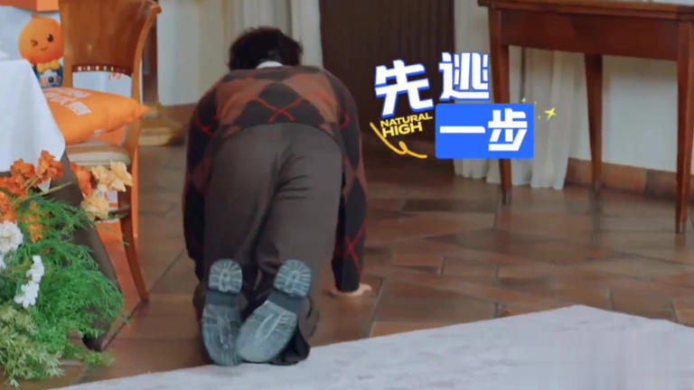 陈伟霆综艺被王安宇带偏粤语，舞台唱跳帅出圈承包笑点尖叫