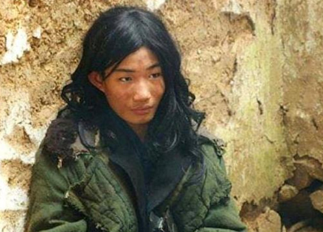 21���ͣ����˵���������Ϊ��̫�������������ĸ����ж���أ����ܻ��Ȳ���һ�Ųȿգ�ˤ���ĵط��պ��пŶ��ӣ���������������ܶ��˿��ܶ��������⣬�ִ���ᣬ��������ôƶ����ҲӦ�����ҵ�һ�������Լ�����·�ɣ�������ȥ���ذ�ש�ֻ�����ȥС������������