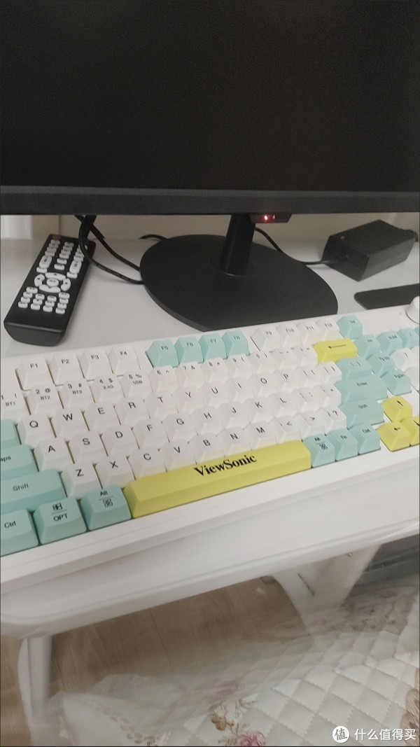 优派98键无线键鼠套装：拼色双适配，办公游戏全能搭