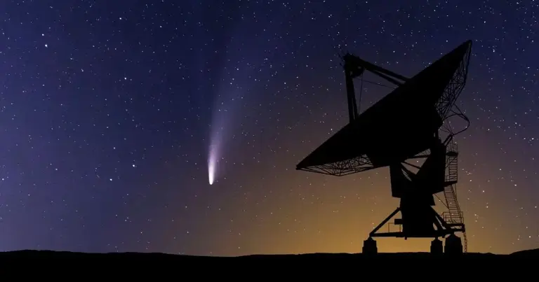中国天问一号抢先NASA公布星际彗星照片，3.2万公里外拍清晰彗发