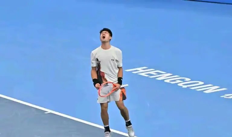 全运会周意2-1逆转张之臻 半决赛将对阵商竣程