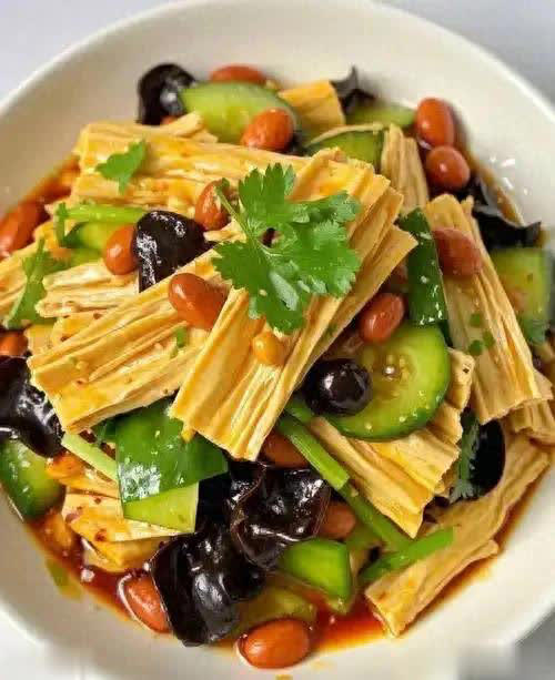 钾是香蕉21倍！中老年人秋季多吃这8道高钾菜，腿脚更有劲