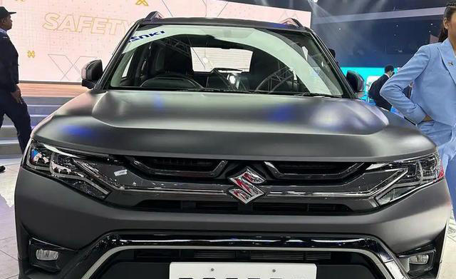 廉价铃木杀回市场，6万混动竟敢比五菱硬，国内车迷急了