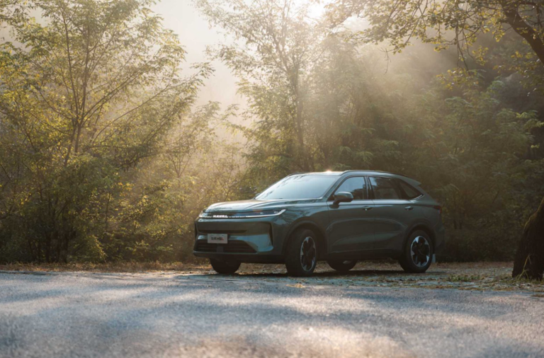 10.39万起，紧凑级价格买中型SUV，哈弗H6L正式上市