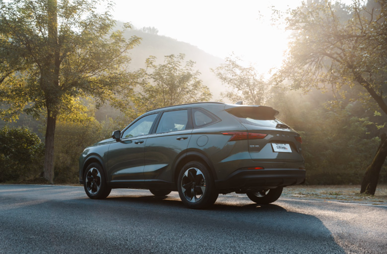 10.39万起，紧凑级价格买中型SUV，哈弗H6L正式上市