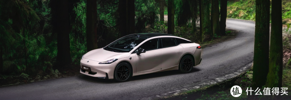 广州车展科技王！昊铂GT2025款，把“安全感”和“酷”焊在车身上