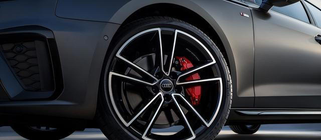 quattro四驱+纵置架构，一汽奥迪A4L操控优势何在