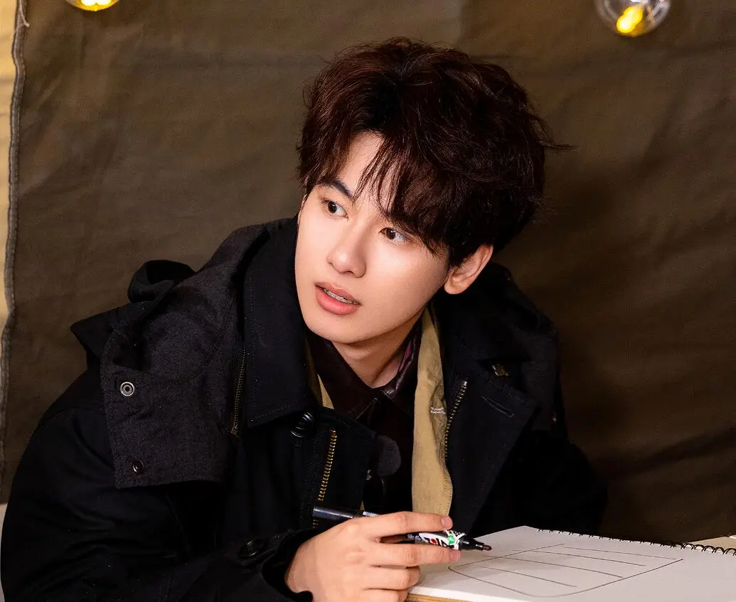 金晨的“格格不入”，暴露了《现在就出发》的两大问题