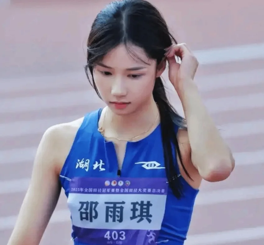 清华美女学霸邵雨琪获全运会跳高冠军！跃过1.90米终夺金