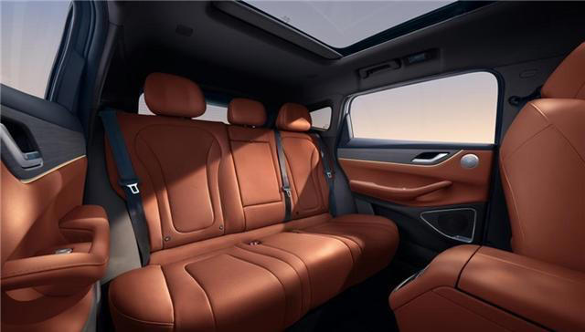 细节豪华新定义，星途ET5以大气奢华对比同价位产品