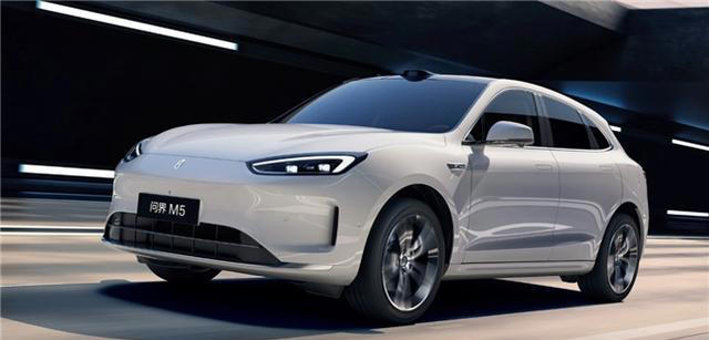 细节豪华新定义，星途ET5以大气奢华对比同价位产品