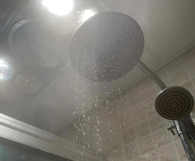 电热水器到底能不能一直开着？听了维修师傅的话，我终于明白了