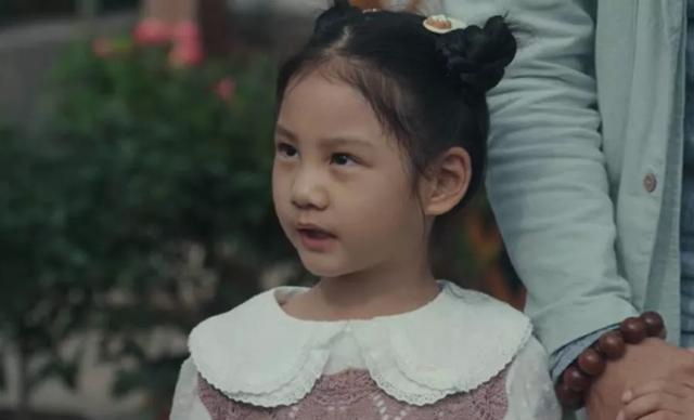 《四喜》王楚沁好可爱啊，小大人的模样有点绝，又在骗人生女儿了