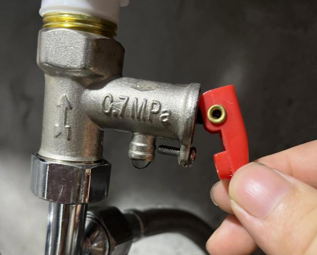 电热水器到底能不能一直开着？听了维修师傅的话，我终于明白了