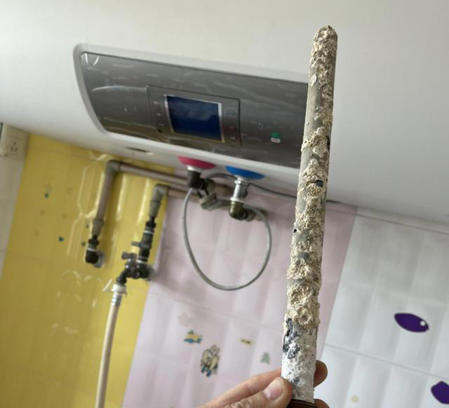 电热水器到底能不能一直开着？听了维修师傅的话，我终于明白了