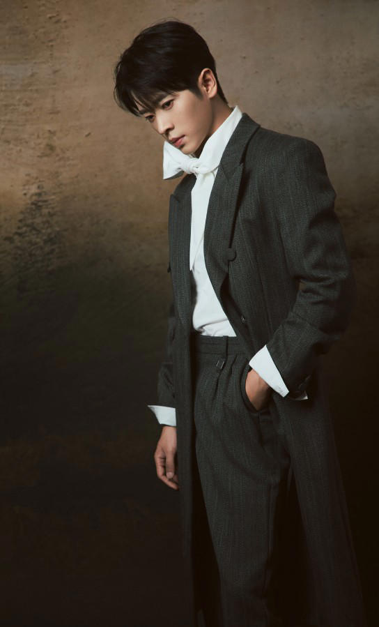 丞磊的英伦风绅士穿搭