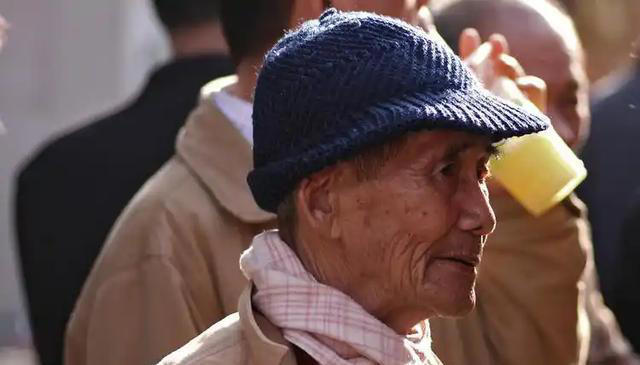 研究发现：天冷经常戴帽子的人，过不了2个月，身体会有3大变化