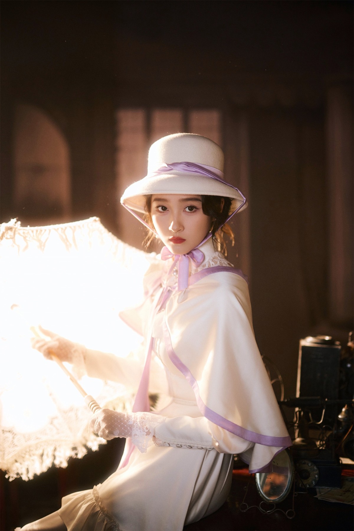 关晓彤cos十三姨太美