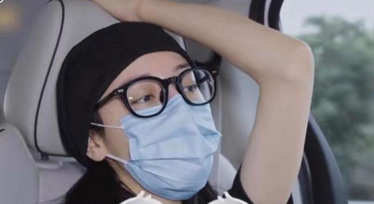 近段时间，娱乐圈乱成一锅粥了。 王家卫录音事件引发巨大关注，白百何和《春树》导演、制片方撕破脸，辛芷蕾被质疑通过运作成为国际影后。 这些瓜吸引了网友的大部分注意力，但即使如此，在大家吃瓜时，一位女星的健康情况却得到了大家的关注，令大家担