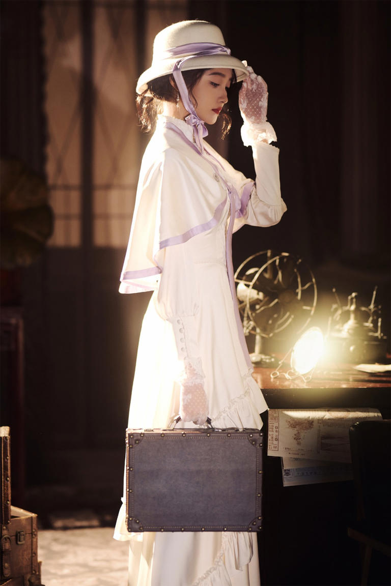 关晓彤cos十三姨太美