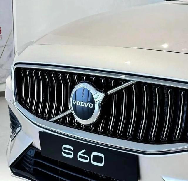 18.8万！沃尔沃也“内卷”了，轴距近2.9米，配宝华韦健音响+2.0T采购|汽车产业|汽车配件|机加工蚂蚁智酷企业交流社群中心
