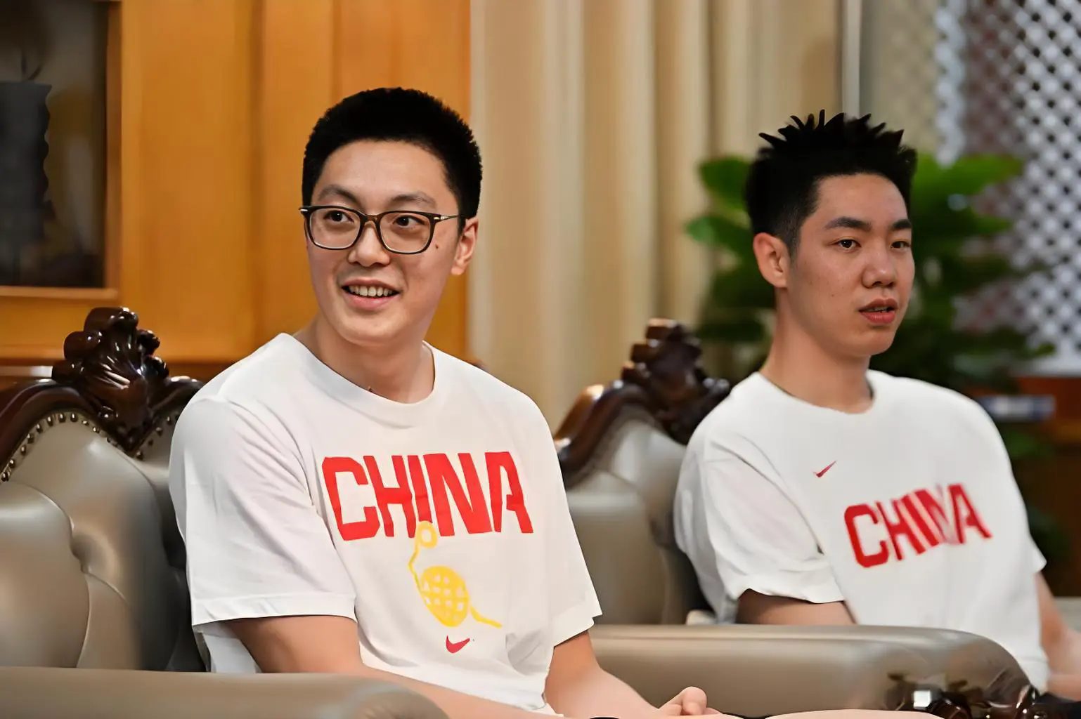 胡明轩发信息恭喜朱俊龙爆冷赢四川队：恭喜兄弟，决赛见！
