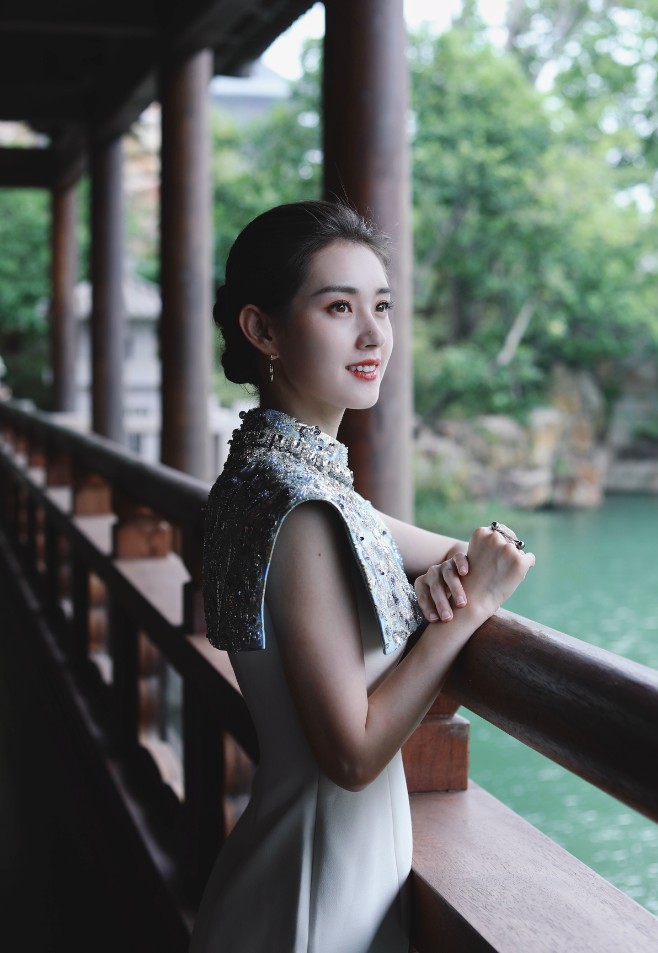 飞升成功的短剧女演员