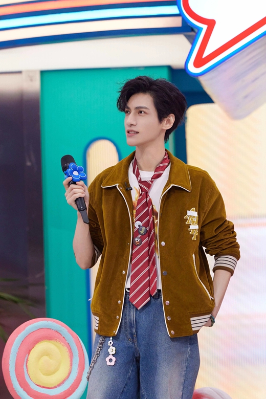 罗云熙自谦 “没综艺效果”？《大侦探》求常驻，综艺之神追着喂饭！