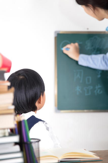 双休政策下，初中课外辅导班报不报？效果究竟如何？