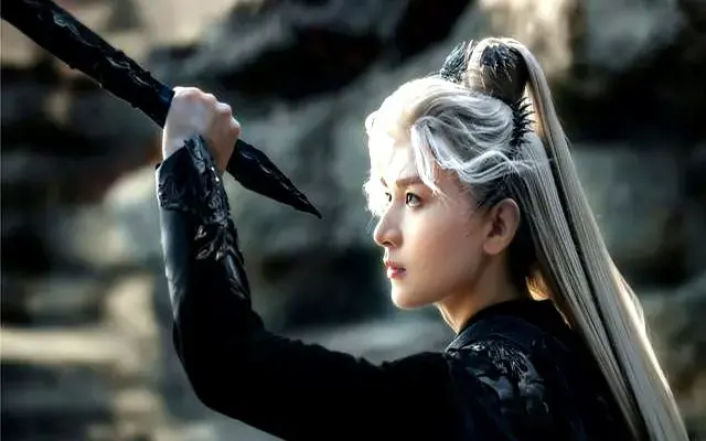 从《书卷一梦》到《天地剑心》，原来李一桐的“透明”体质也不错