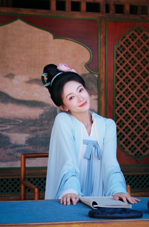 吴谨言新剧拖欠工资至停拍