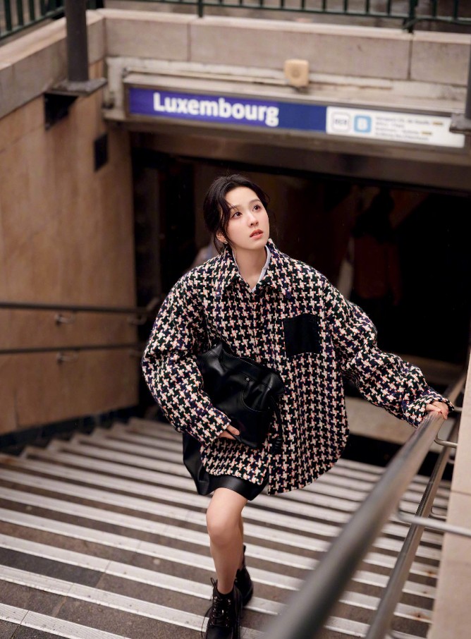 陈都灵的秋冬千鸟格穿搭