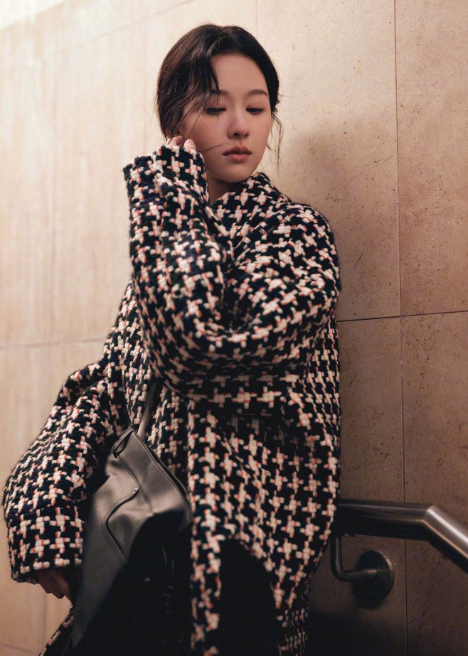 陈都灵的秋冬千鸟格穿搭