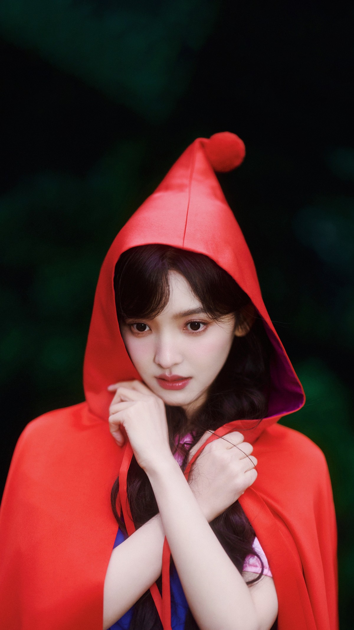 章若楠化身小红帽