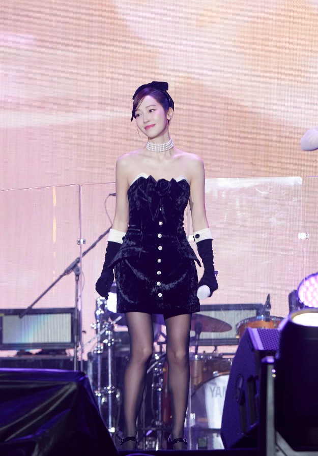 韩国女星郑秀妍否认欠千万