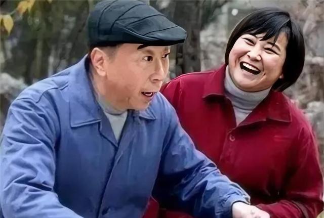 43岁贾玲，又把天花板抬上去，冯巩这个“老伯乐”当得好