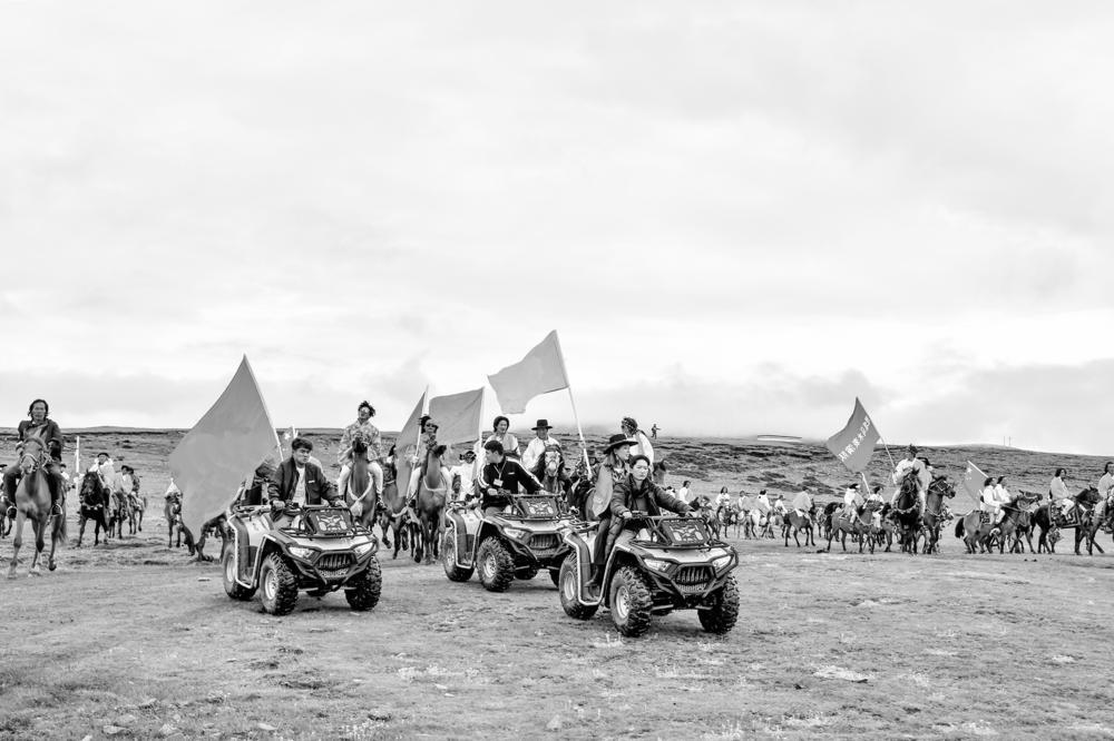 “马背经济”跑出振兴路