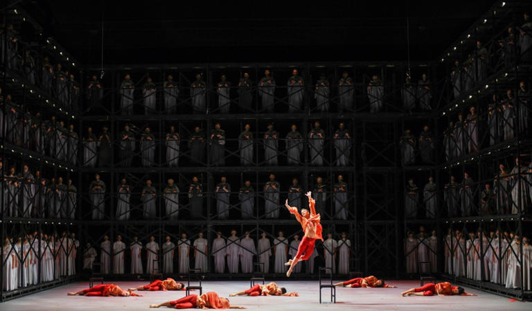 超300位演员同台，港芭《布兰诗歌》收官“大湾区文化周”